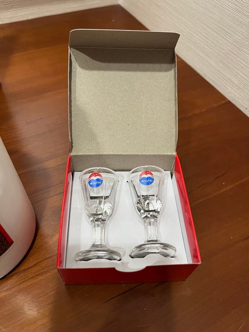 2020年　貴州茅台酒　43度　500ml グラス付き　マオタイ酒