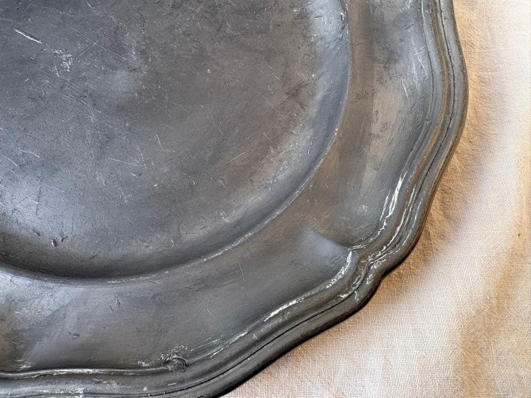 フランスアンティーク　エタン製　花リム皿　ピューター皿