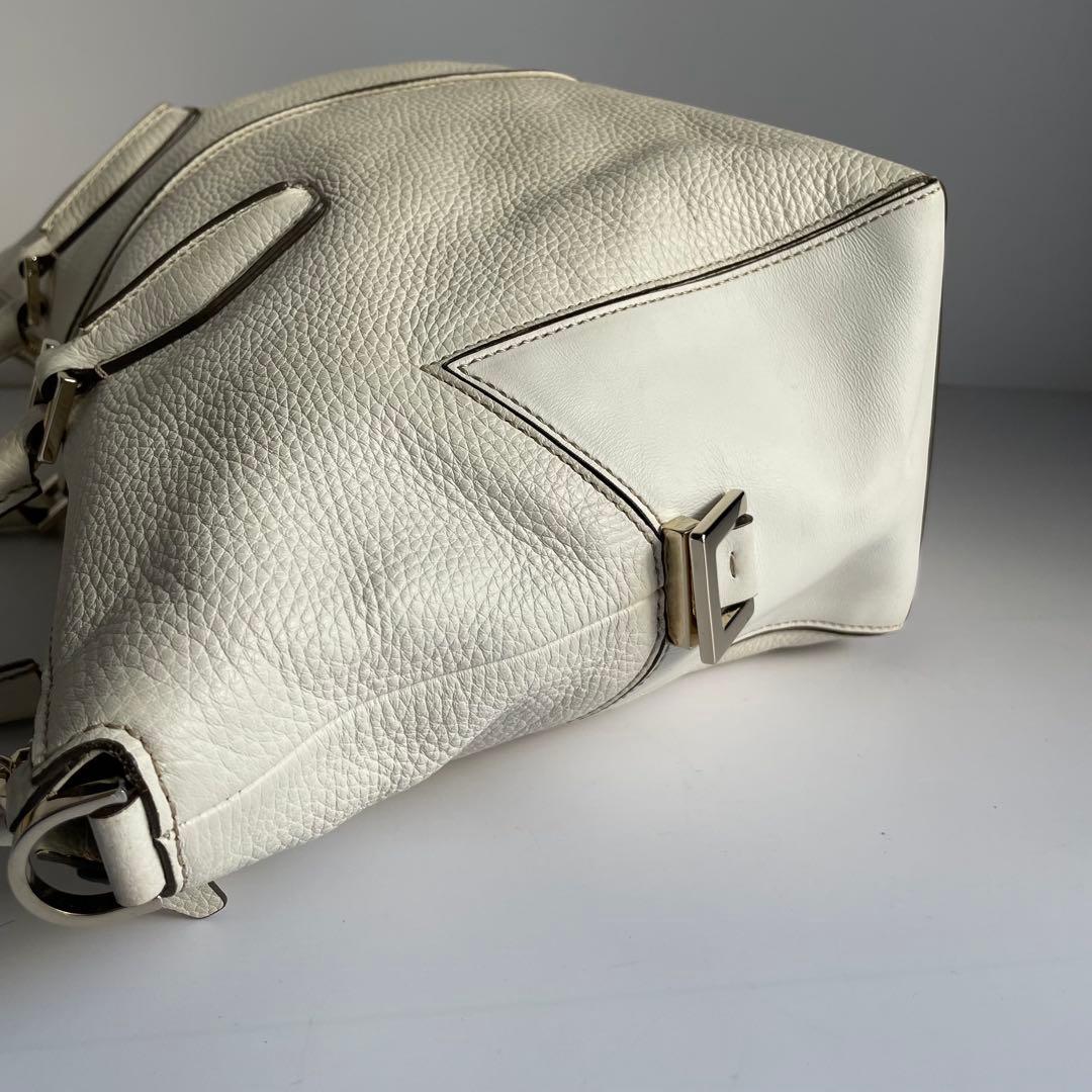 ✨未使用級✨　TOD’s dキューブ　バッグ　ショルダー　　レザー