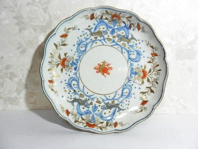 伊万里焼色絵 柘榴 菊 魚藻文様 輪花型七寸皿