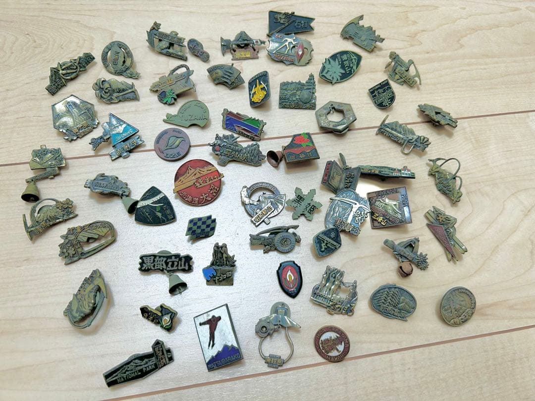 【中古】金属製観光バッジ セット