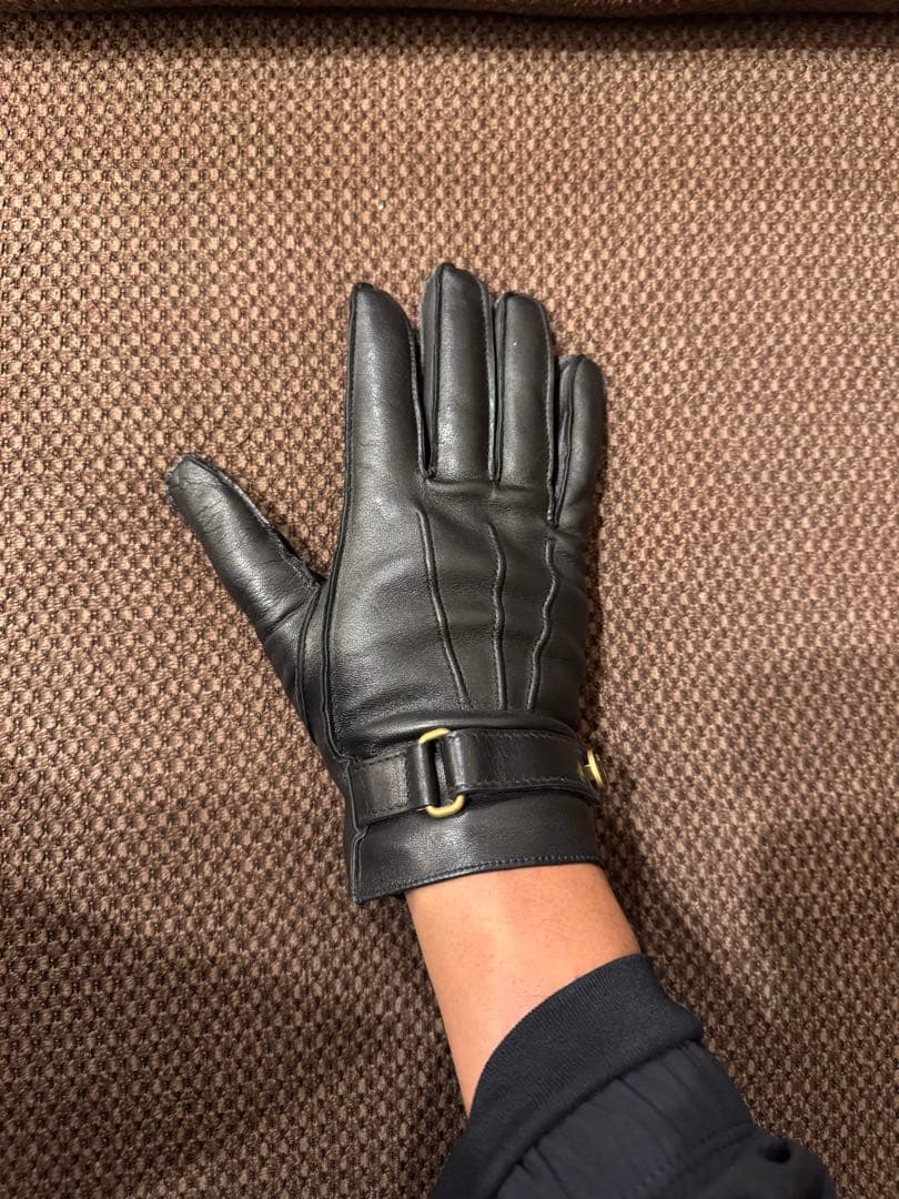 GUCCI レザー手袋 ブラック バックル付き メンズ