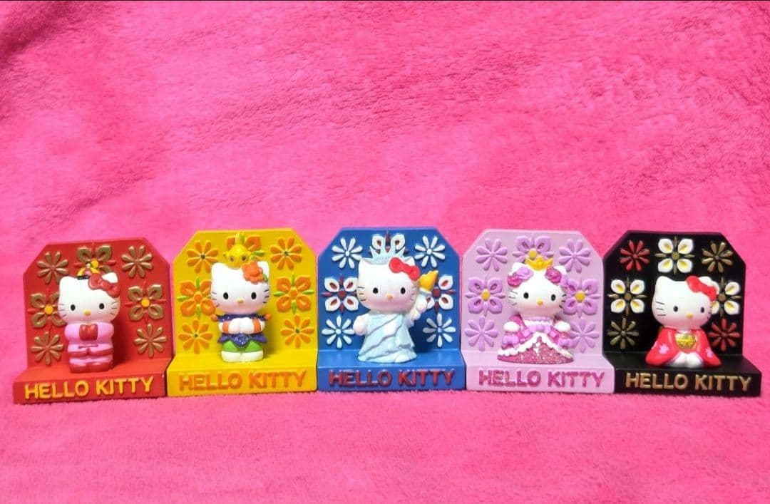 新品 HELLO KITTY ポーズドール 鏡 ハローキティ 置物 キティ