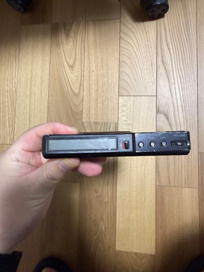 SONY Discman D-250 ポータブルCDプレーヤ-