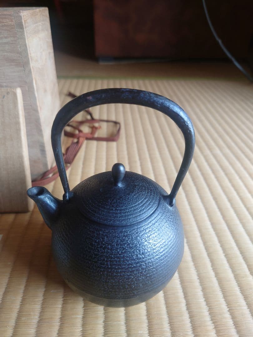 南部鉄器　日の丸急須　鈴木盛久(繁吉)