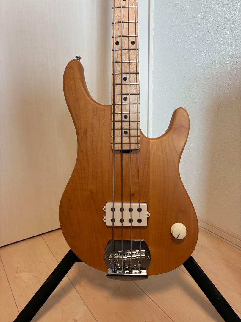 Sterling by Music Man Joe Dart エレキベース