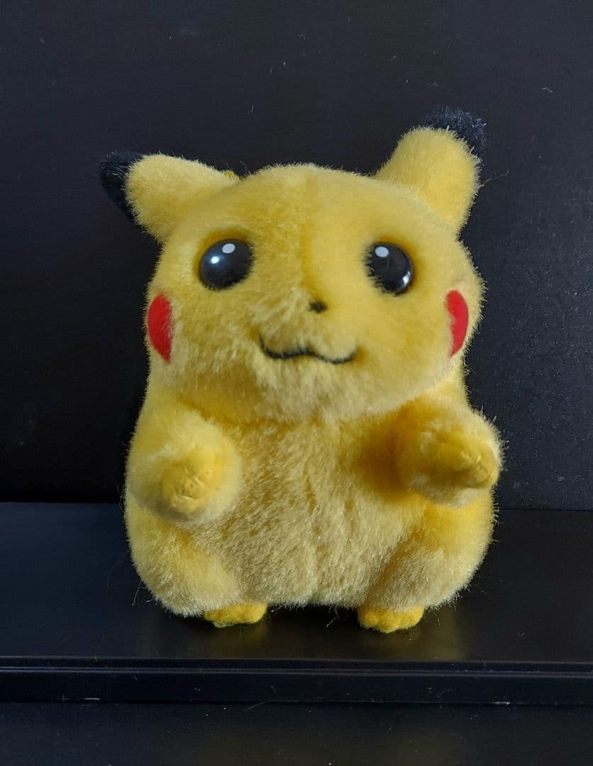 TOMY ピカチュウ ぬいぐるみ