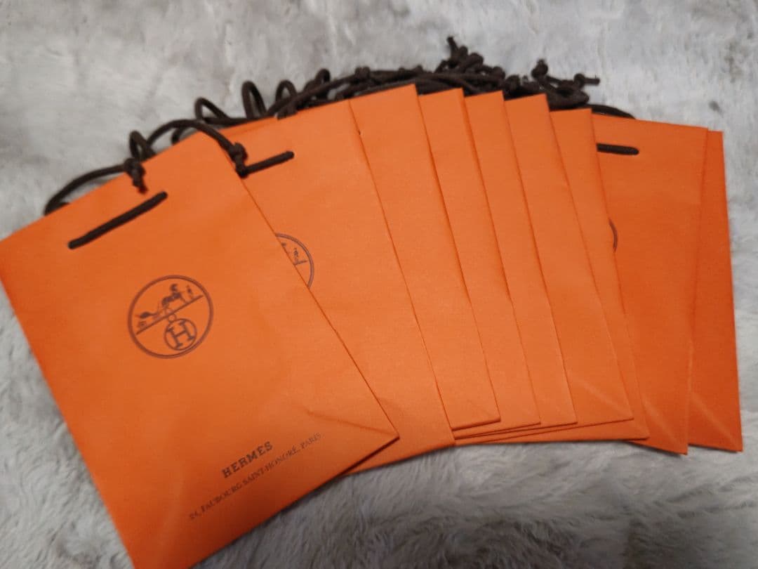 値下げしました エルメス紙袋　　数十枚をまとめ売り　枚数　追加しました