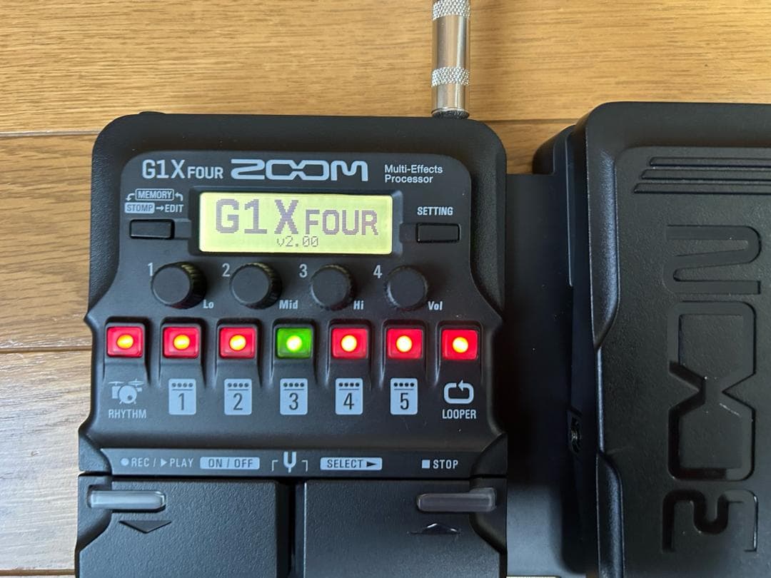 G1X FOUR マルチエフェクター　ZOOM