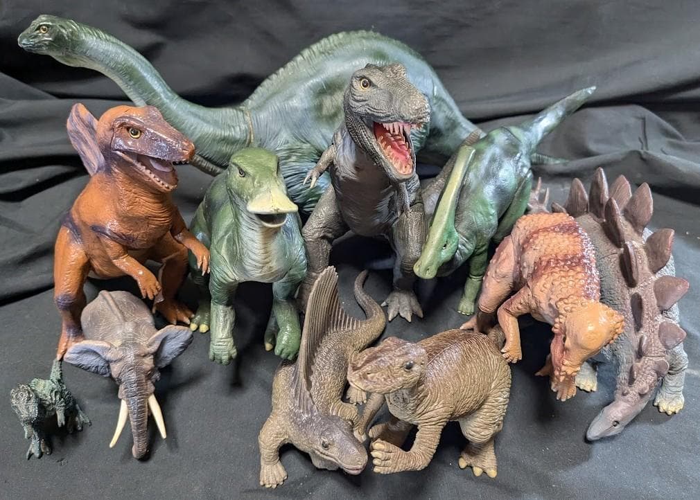 昭和レトロ恐竜（ツクダホビー）ソフビフィギュア９体セット＋２