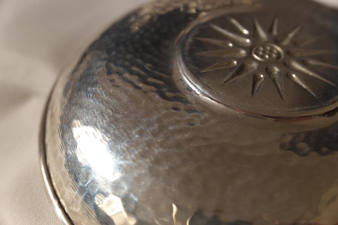 アレクサンダー大王のレリーフの入った銀の皿