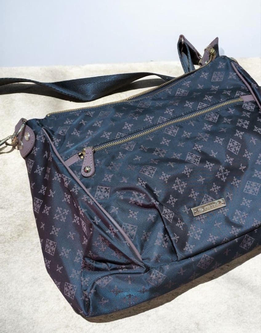 お値下げ❗️russet ♥ 2way ショルダーバッグ ナイロンジャガード