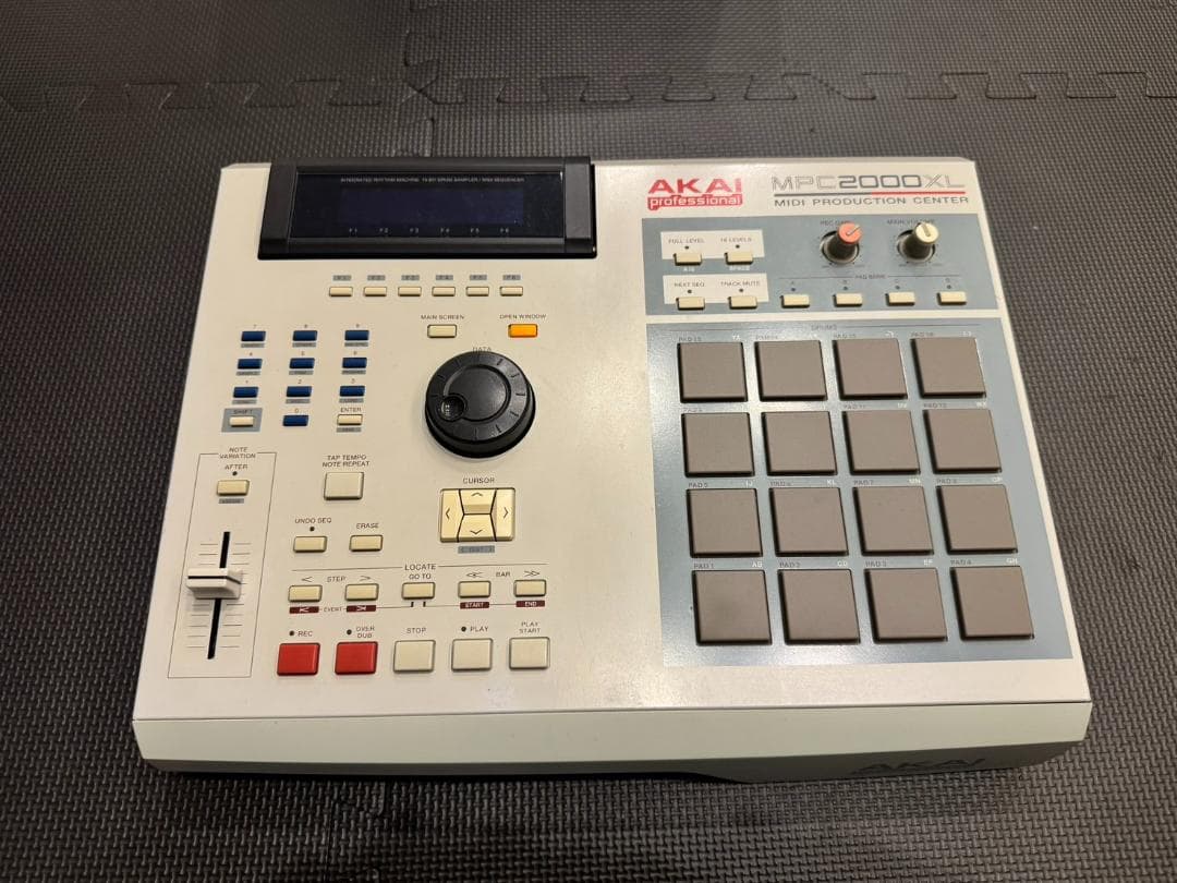 AKAI（アカイ） MPC 2000XL CF