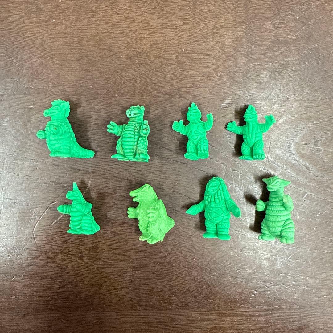 ウルトラマン　怪獣消しゴム　円谷プロ　グリーン　緑