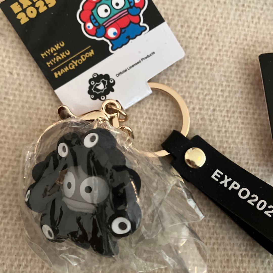 大阪万博　サンリオ黒ミャクミャクなりきりキーホルダー　５種類セット