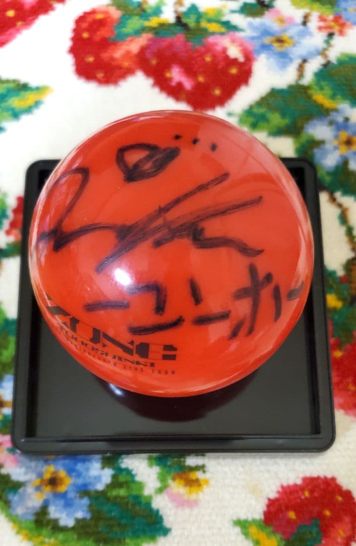 東方神起　ユノ　サインボール　ZONE