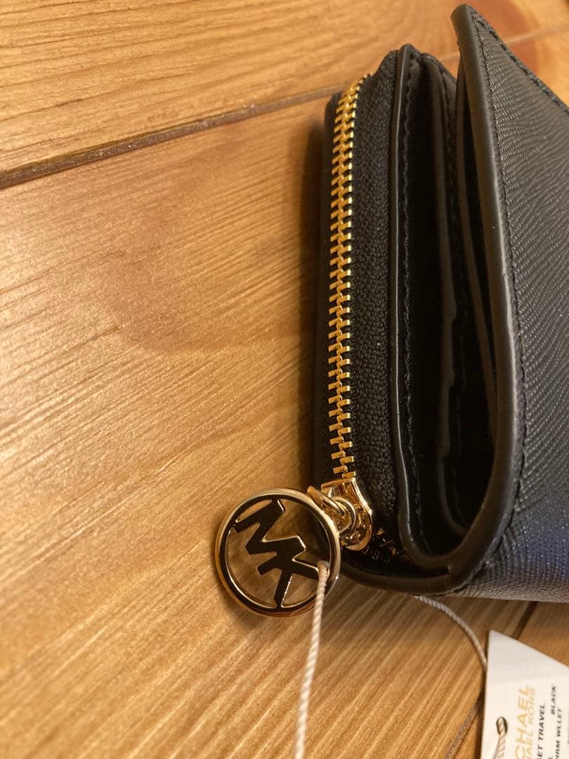 新品未使用MICHAEL KORS マイケルコース 二つ折り財布
