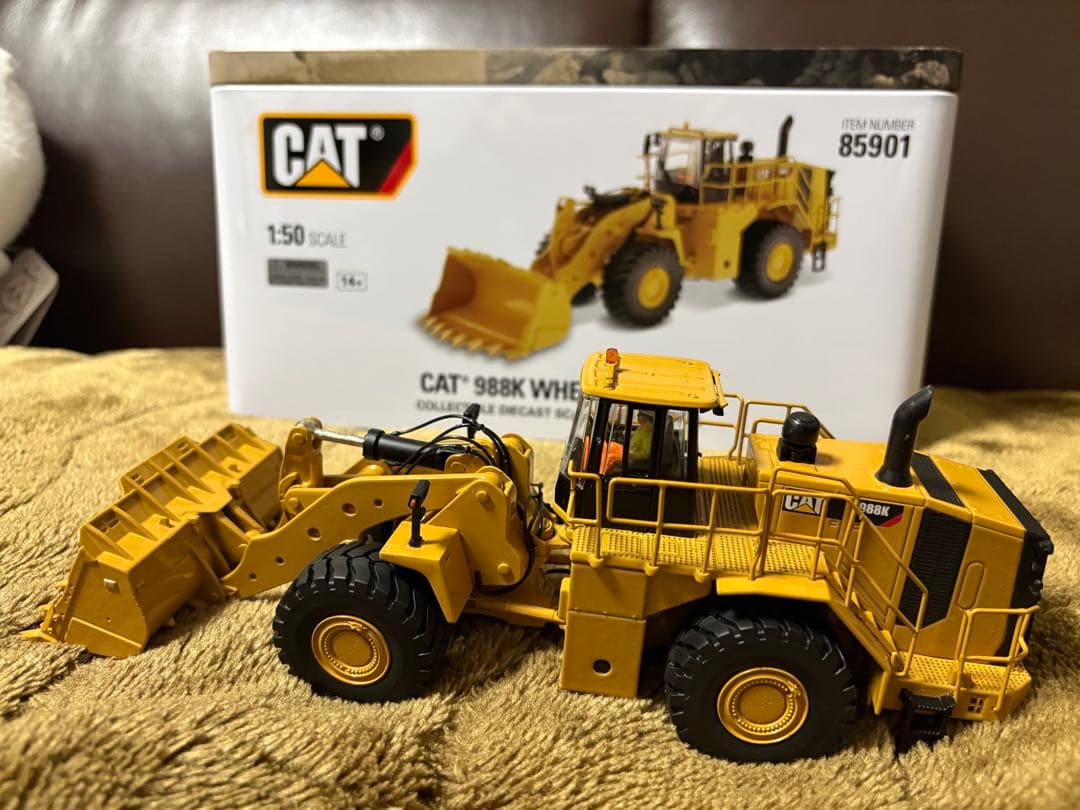 CAT 988K ホイールローダー 1:50スケール