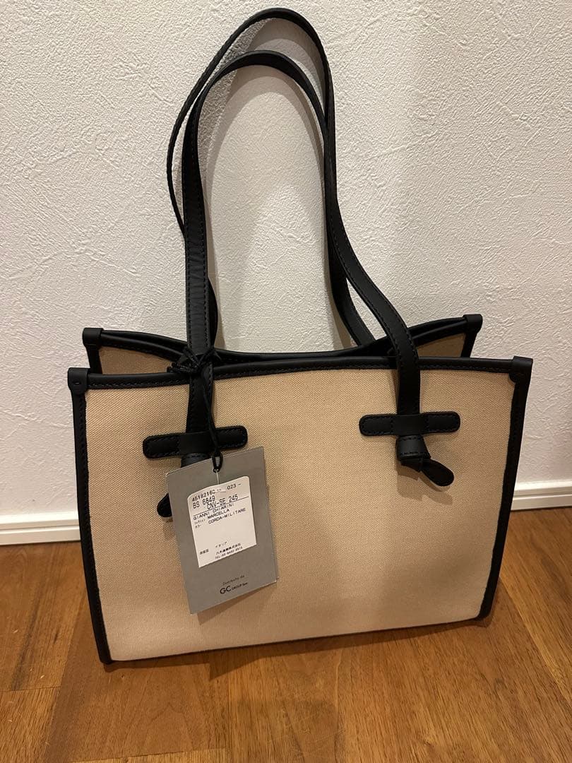 ジャンニキアリーニ　マルッチェラSサイズ　未使用　保存袋付き