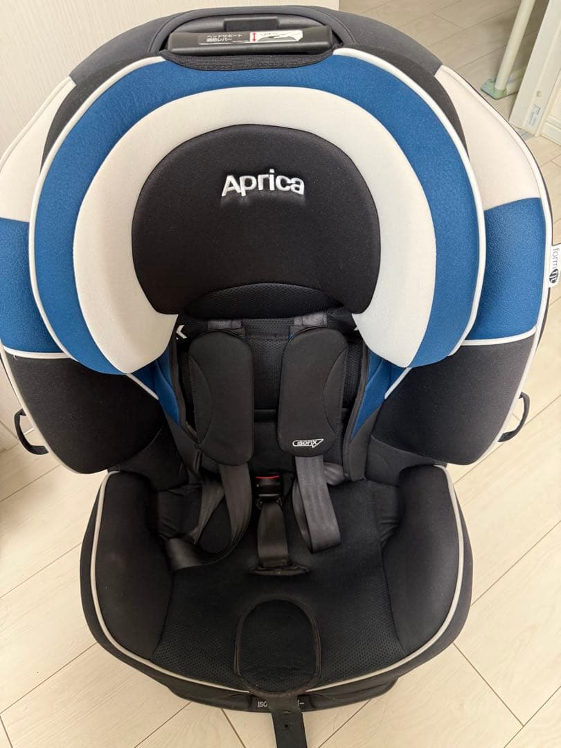 美品　Aprica チャイルドシート 車用 formfit ISOFIX