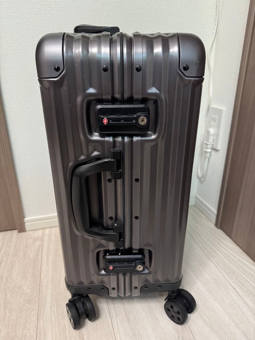 メルセデスベンツ　AMG 32リットル　キャリーケース　中古品