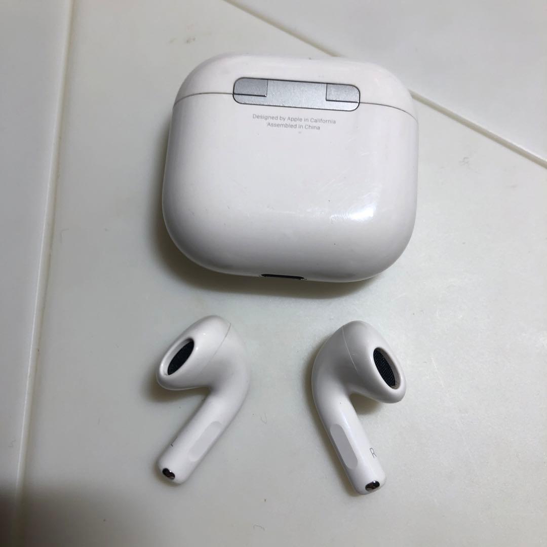 Apple AirPods 第4世代　ノイズキャンセリング付きなし