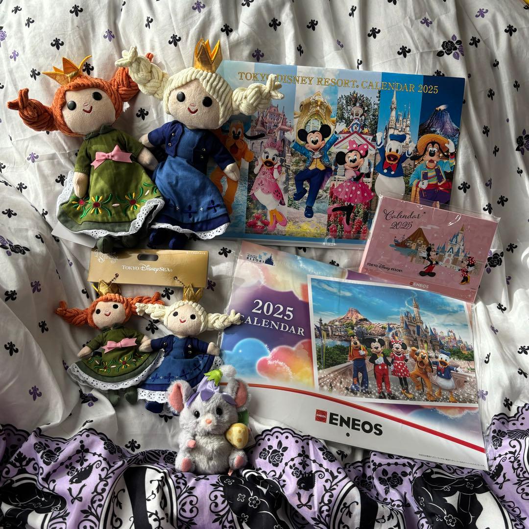 ファンタジースプリングス　非売品　カレンダー　ディズニー　2025 アナ雪