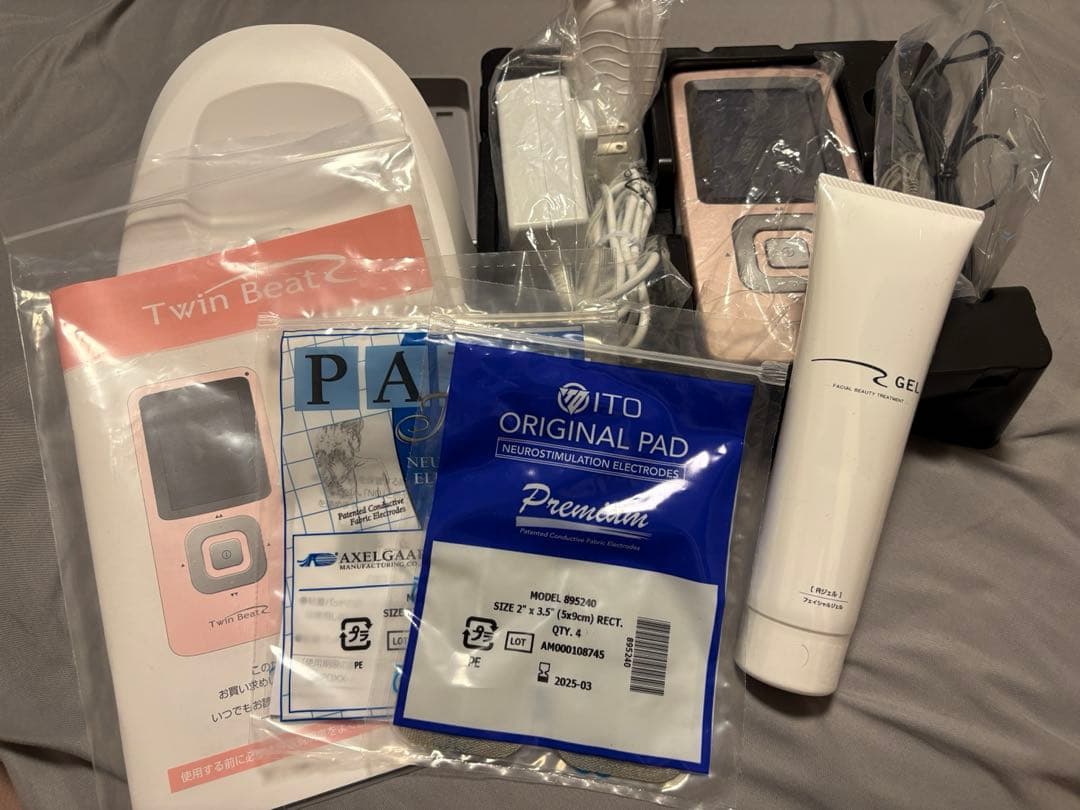 伊藤超短波株式会社 Twin Beat R ツインビート 美容機器 中古品