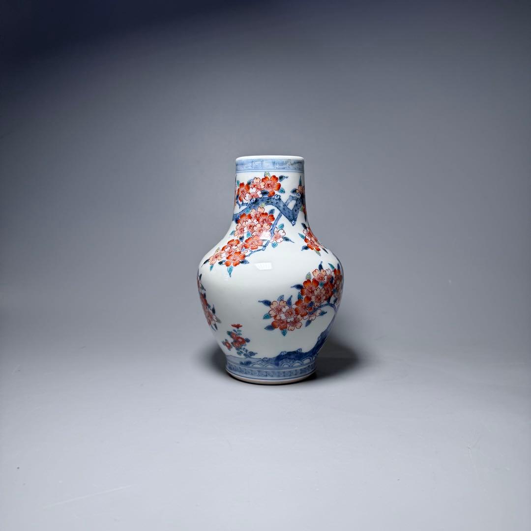 十二代　今泉今右衛門　色鍋島　桜文様花瓶　重要無形文化財指定　納箱付　人気図柄