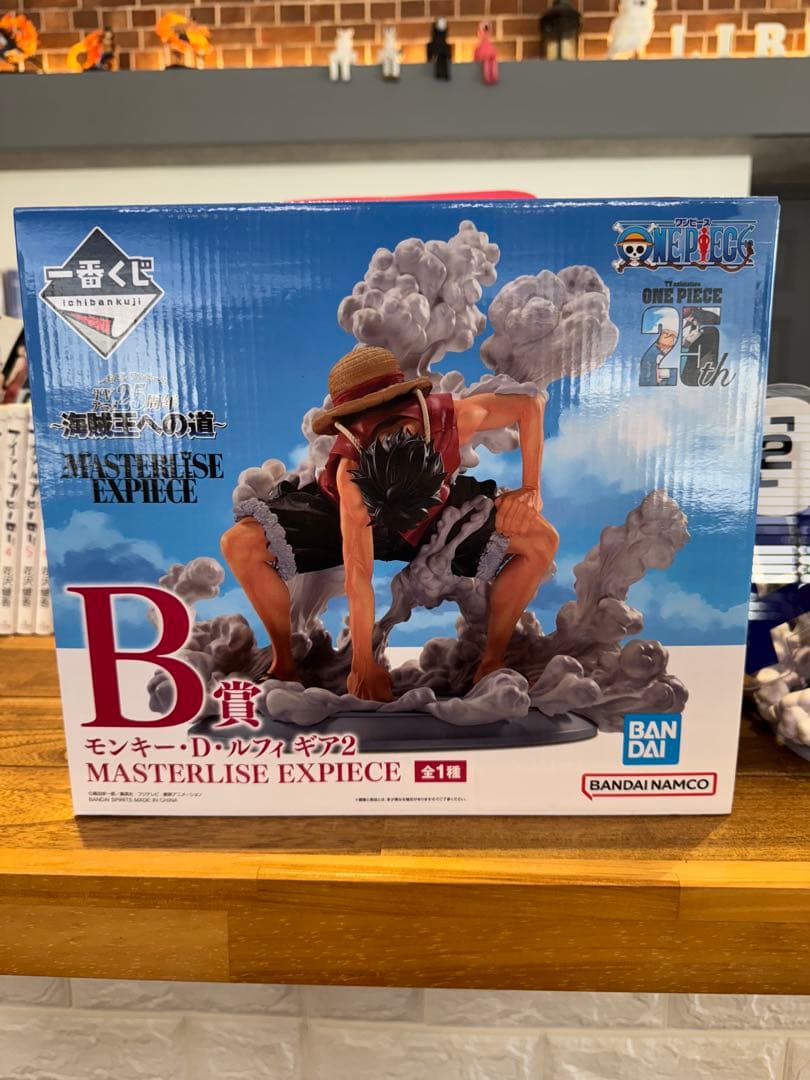 ワンピース　フィギュア　ルフィギア2 開封品　箱有り アクリル付き　おまけ＋１枚