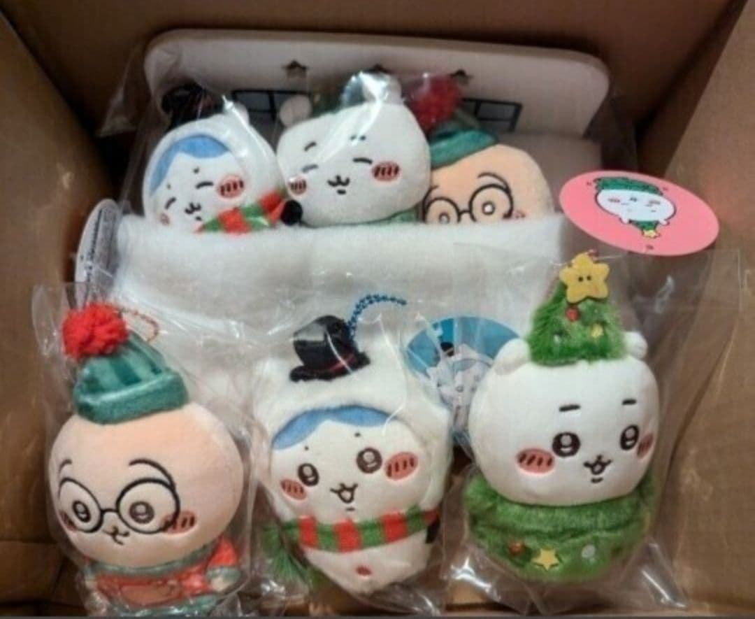 ハッピーホリデーなマスコット ちいかわ ハチワレ うさぎ おやすみベッド