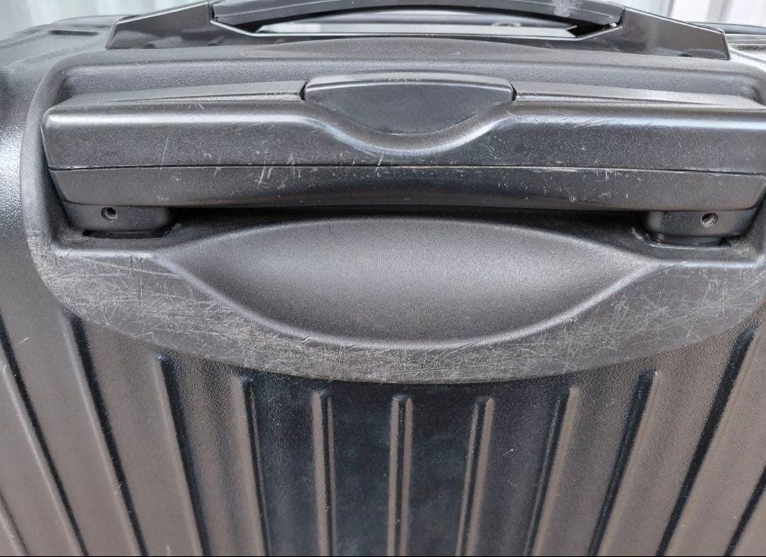 RIMOWA ブラックキャリーケース 中型