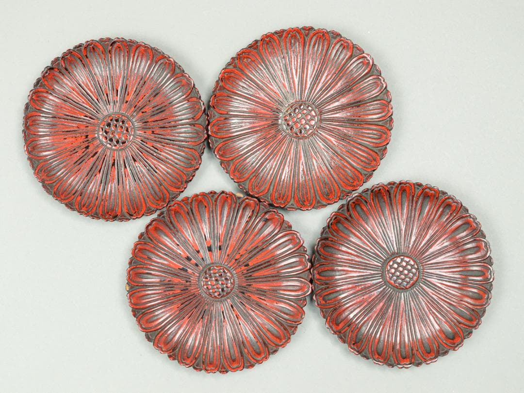 鎌倉彫 銭堂製 二重菊菓子取 4枚 菓子皿 共箱