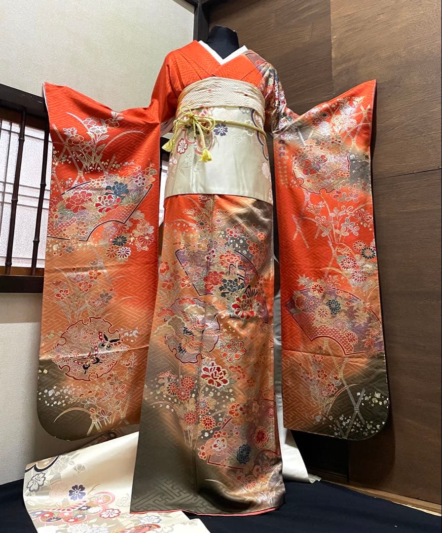 振袖フルセット6点サイズM〜Ｌ駒刺繍　地紙御所車文　暈し染め　金銀彩　正絹