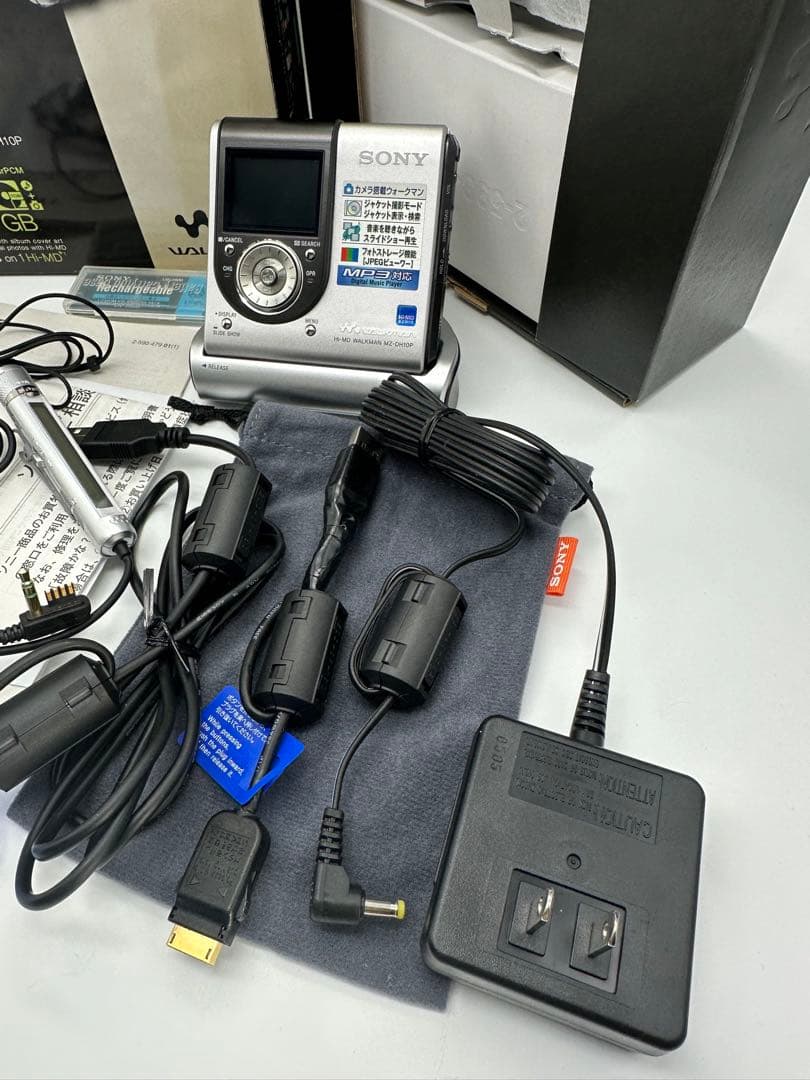 ポータブルプレーヤー SONY MZ-DH10P Hi-MD Walkman MP3 Player