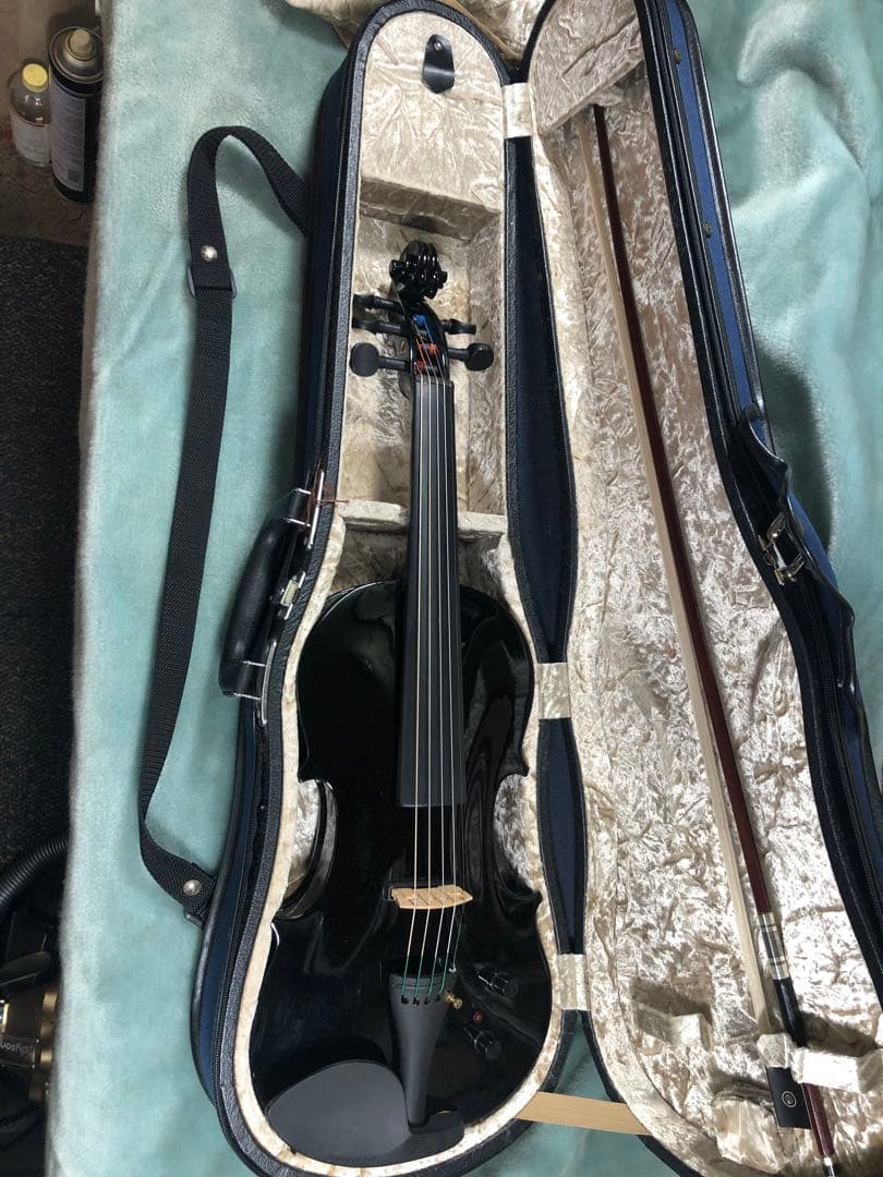 ね*こ様 5弦　エレキバイオリン　SFORZANDO 角弓付き　極美品