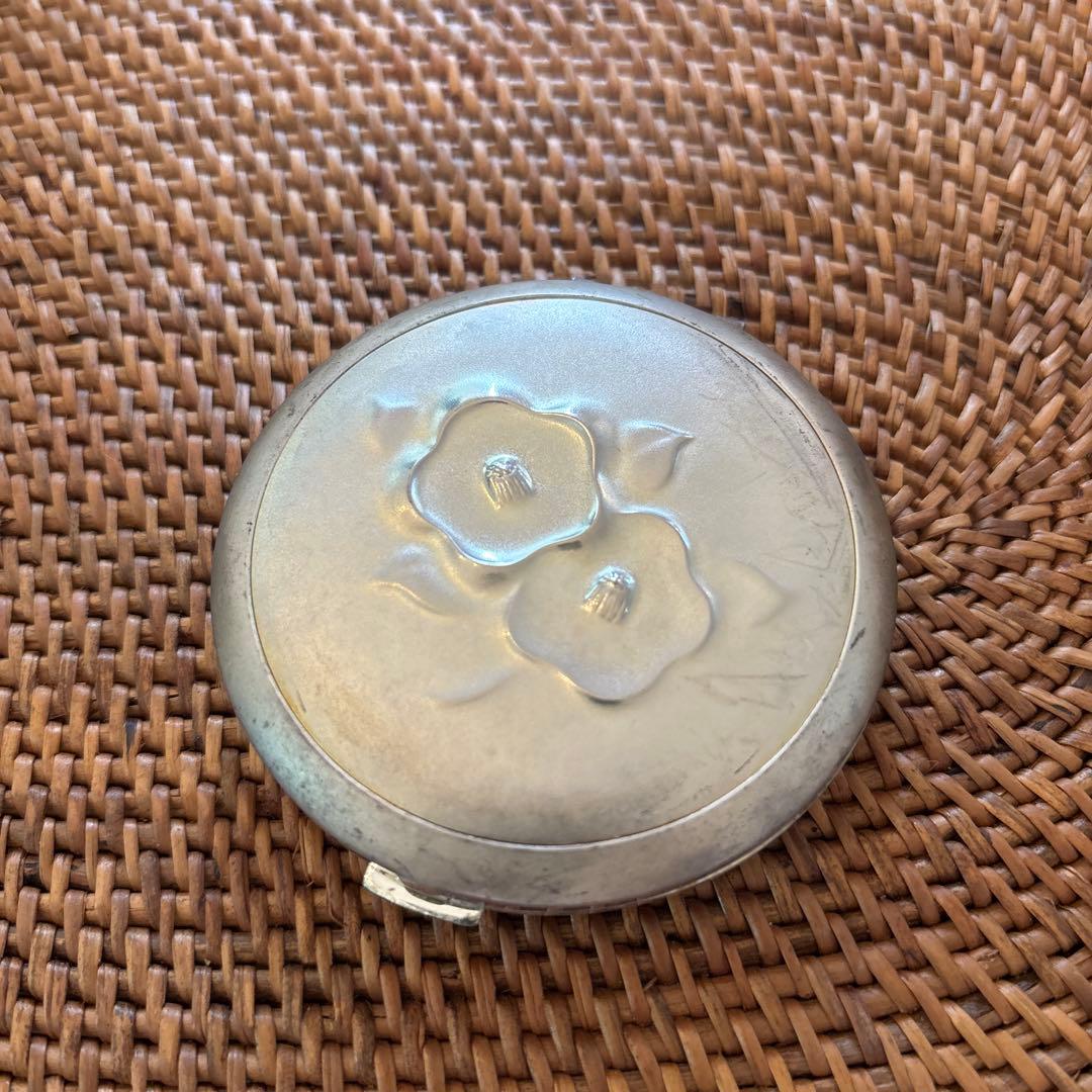 資生堂花椿会記念品シルバーコンパクト