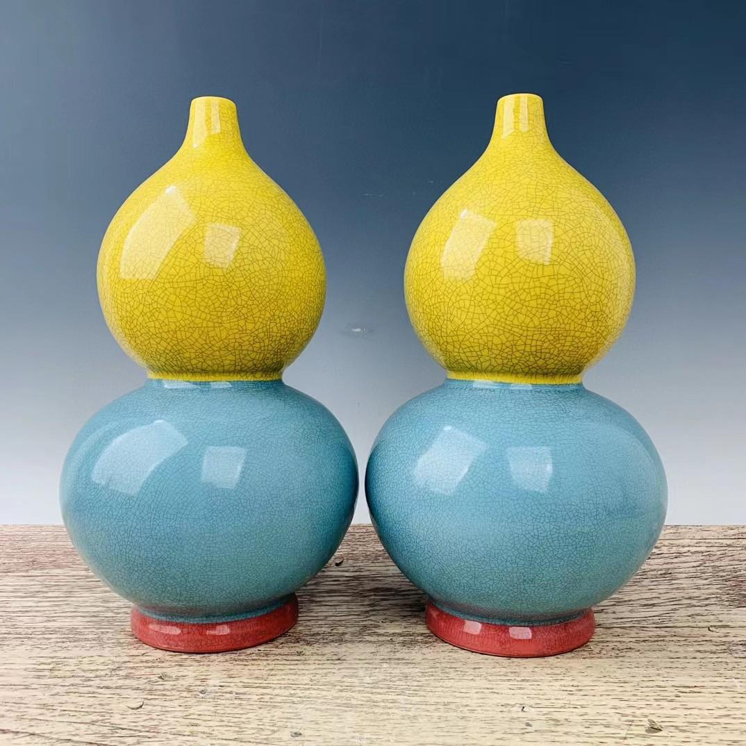 中国古美術・旧蔵の磁器・大周柴窯兩色葫蘆瓶・置物・書道具・茶道具・文房具・賞物