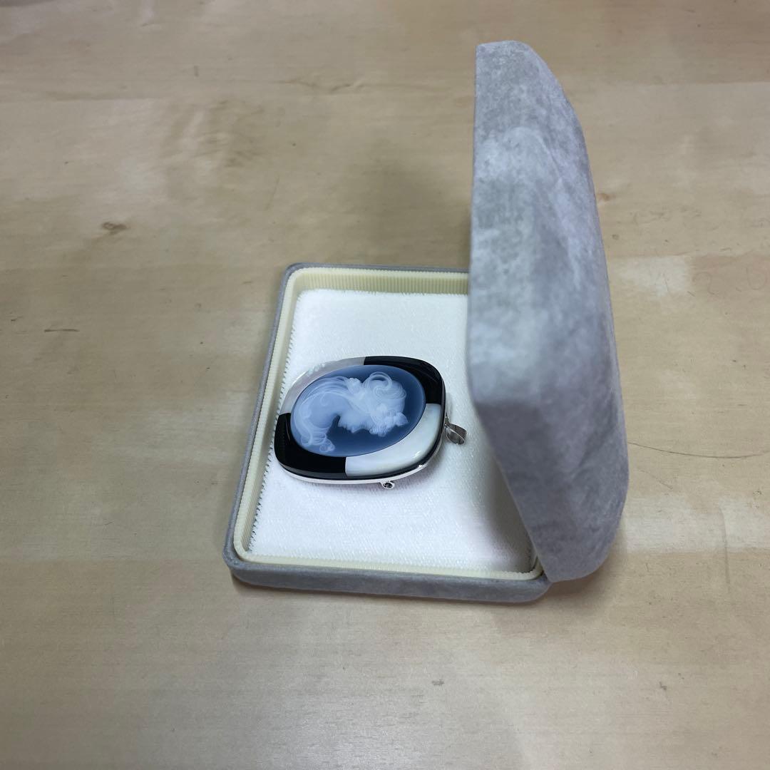 カメオ デザインブローチ　ヴィンテージ