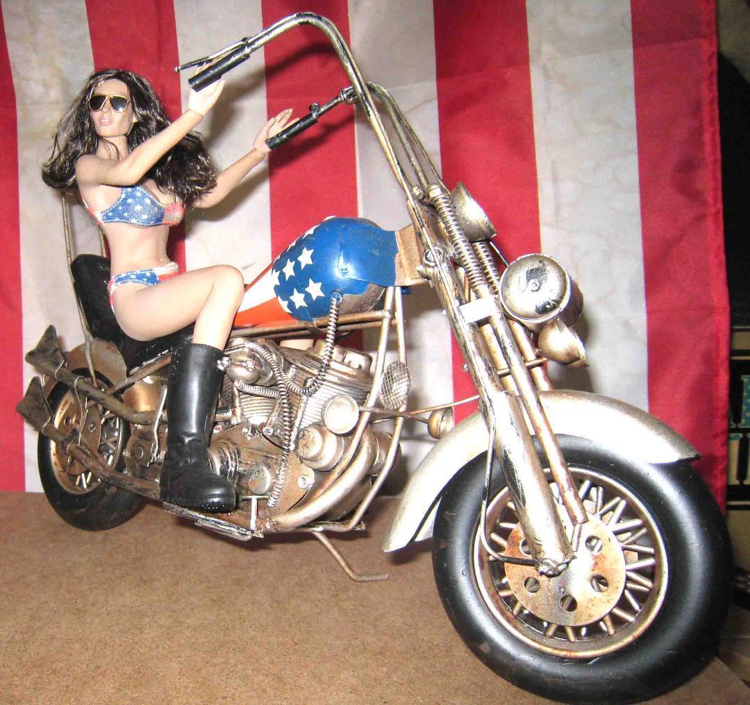 【即決！】　チョッパーバイクとビキニ・ガール　1／6　バービーサイズ