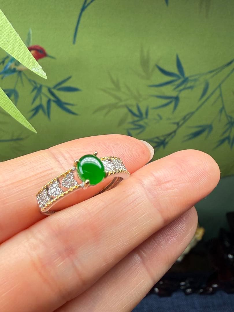 貴重❣️ミャンマー産天然本翡翠　帝王緑、濃厚な満緑カラー翡翠リング　鑑定書付き