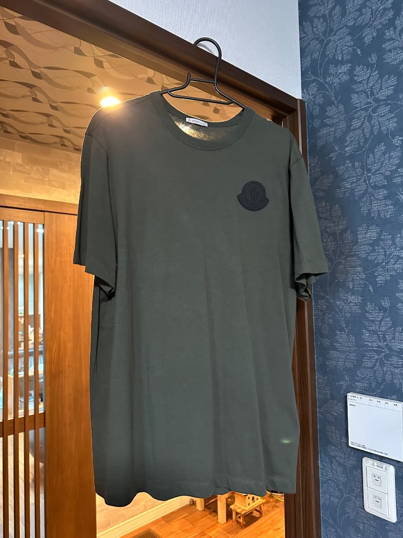 MONCLER オリーブグリーン Tシャツ