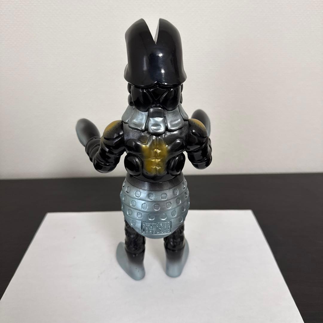 8*)様 円谷コミュニケーションズ　バルタン星人ジュニア