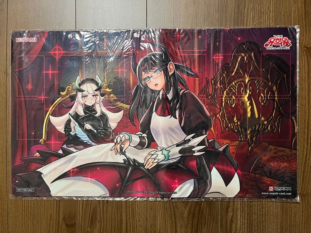 韓国　ドラゴンメイド・ハスキー　プレイマット