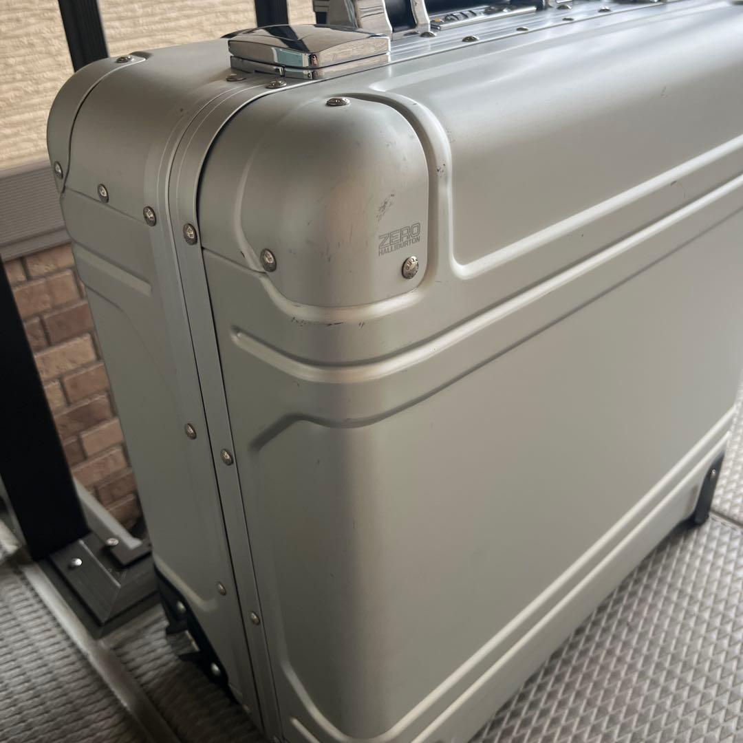 ゼロハリバートン　スーツケース