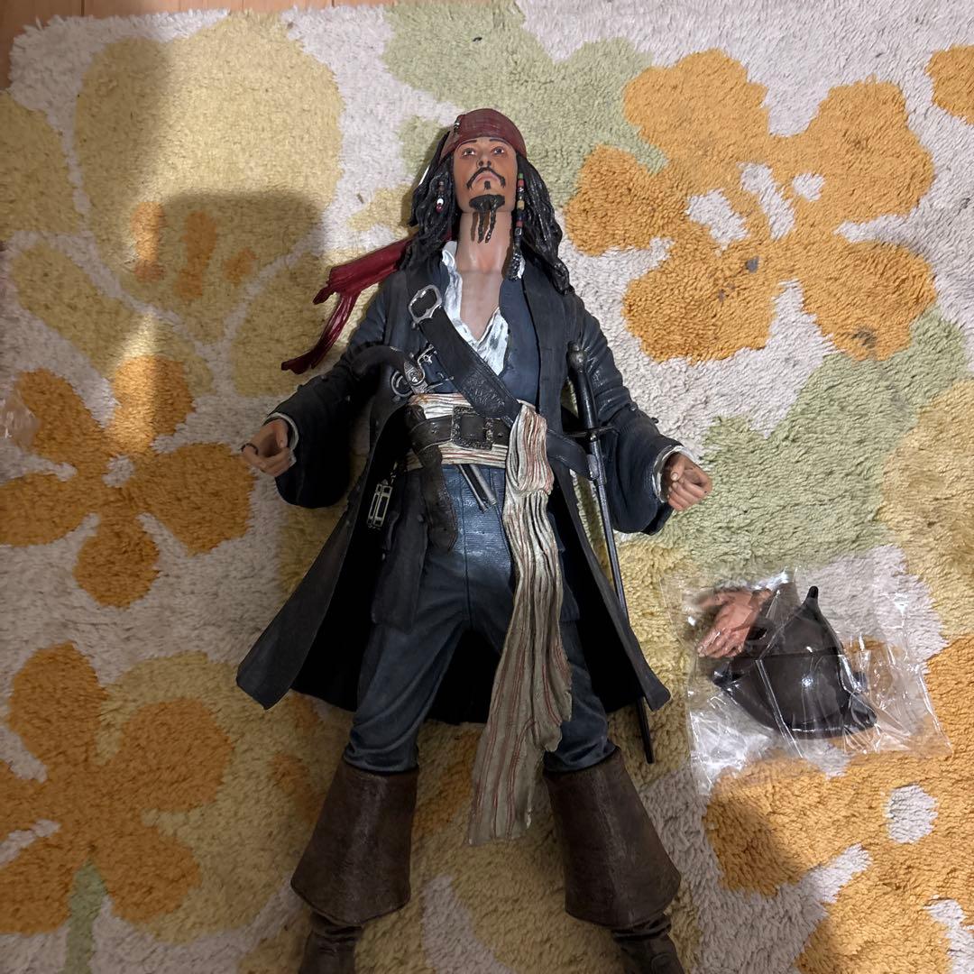 パイレーツ・オブ・カリビアン　ジャック・スパロウ　特大フィギュア