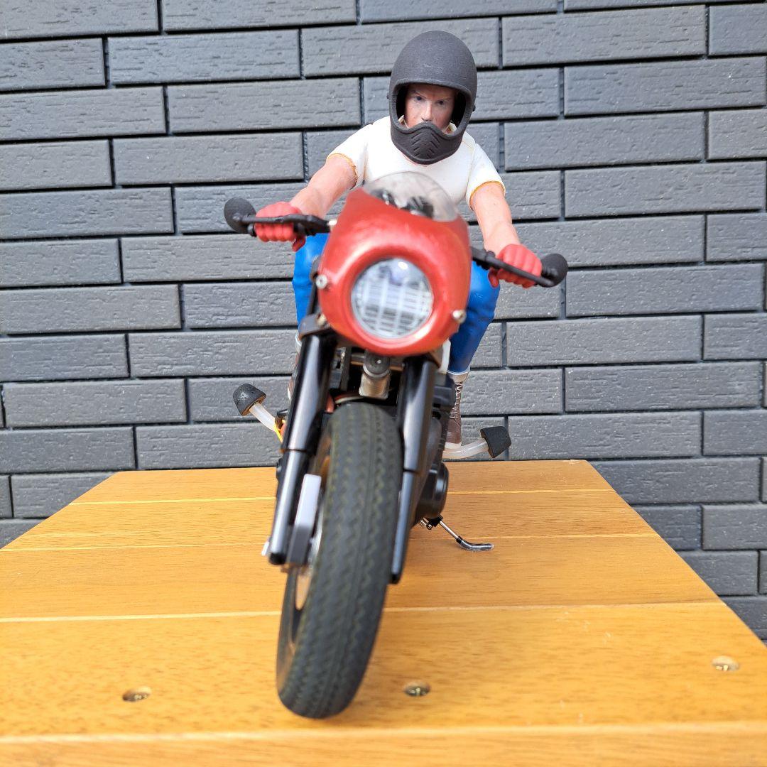 カフェレーサー 1/8スケール フィギュア付き