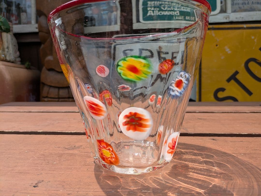 お洒落な花柄 赤縁 ガラス容器　インテリア