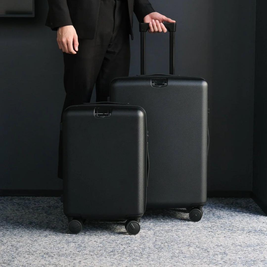 AUCENTIC ESSENTIAL LUXE SUITCASE 24インチ