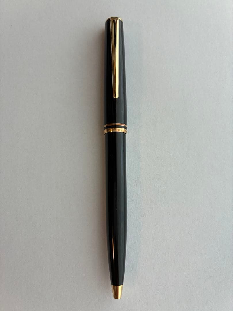 Montblancモンブランクラシックボールペン（ブラック）